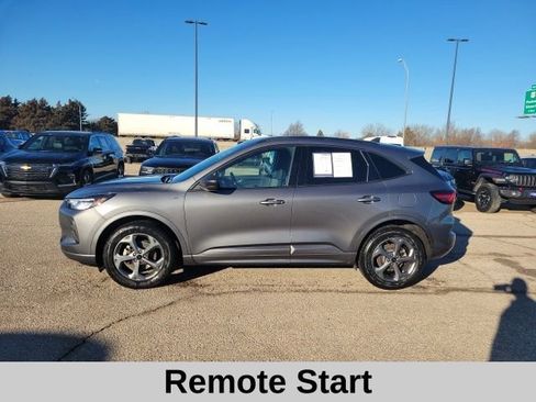 Used 2023 Ford Escape ST-Line image 3