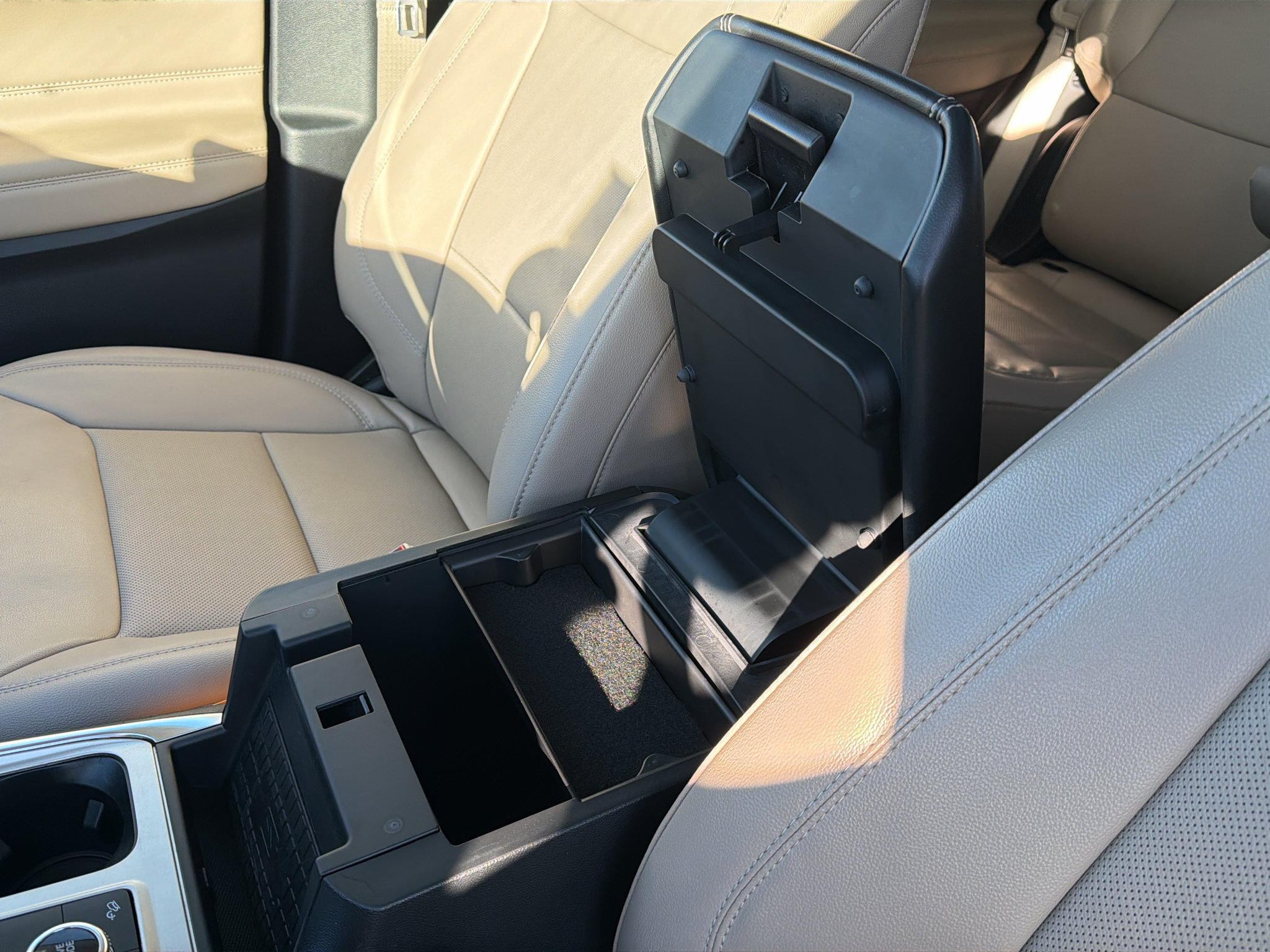 Used 2022 Ford Explorer Limited AWD/4WD image 18