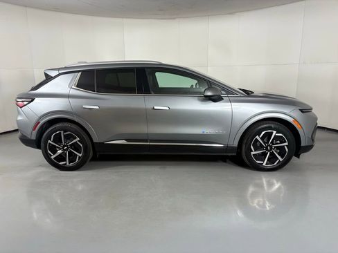 Used 2025 Chevrolet Equinox EV LT w/ Convenience Package image 11