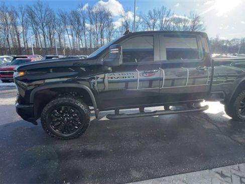 Used 2025 Chevrolet Silverado 2500 LT w/ Trail Boss Package image 4