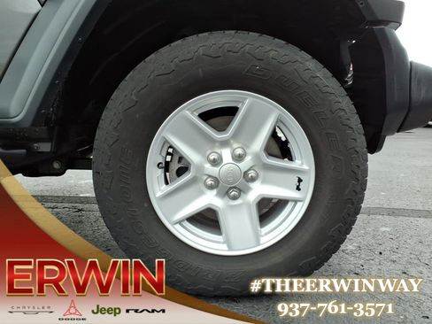 Used 2020 Jeep Gladiator Sport w/ Quick Order Package 24S image 9