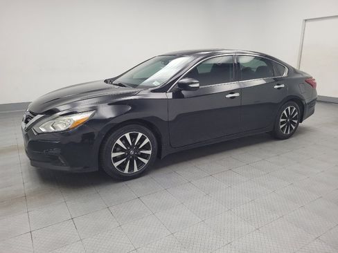 Used 2018 Nissan Altima 2.5 SV w/ 2.5 SV Technology Package FWD image 2