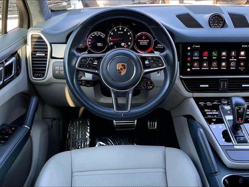 Used 2022 Porsche Cayenne GTS image 5