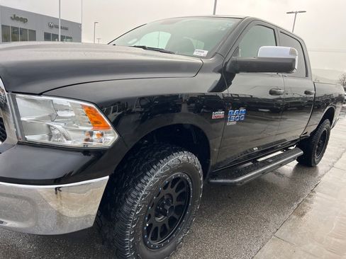 Used 2020 RAM 1500 Classic SLT w/ Luxury Group image 11