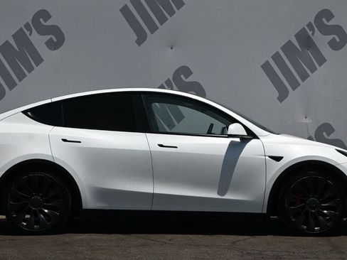Used 2022 Tesla Model Y Performance AWD/4WD image 4