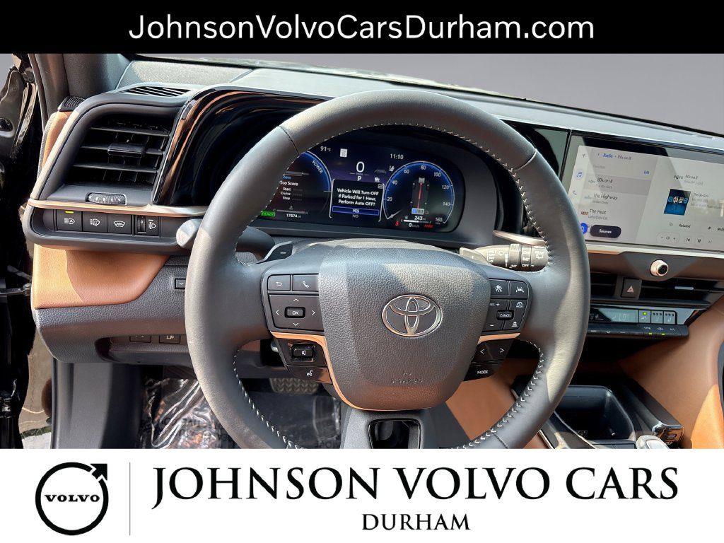 Used 2025 Toyota Crown Signia AWD/4WD image 11