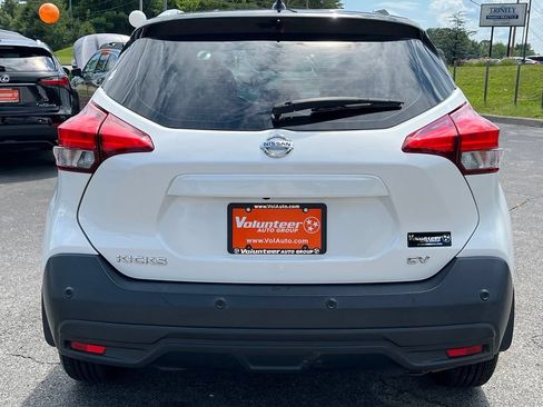 Used 2020 Nissan Kicks SV FWD image 7