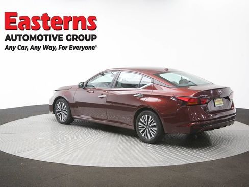 Used 2024 Nissan Altima 2.5 SV FWD image 62