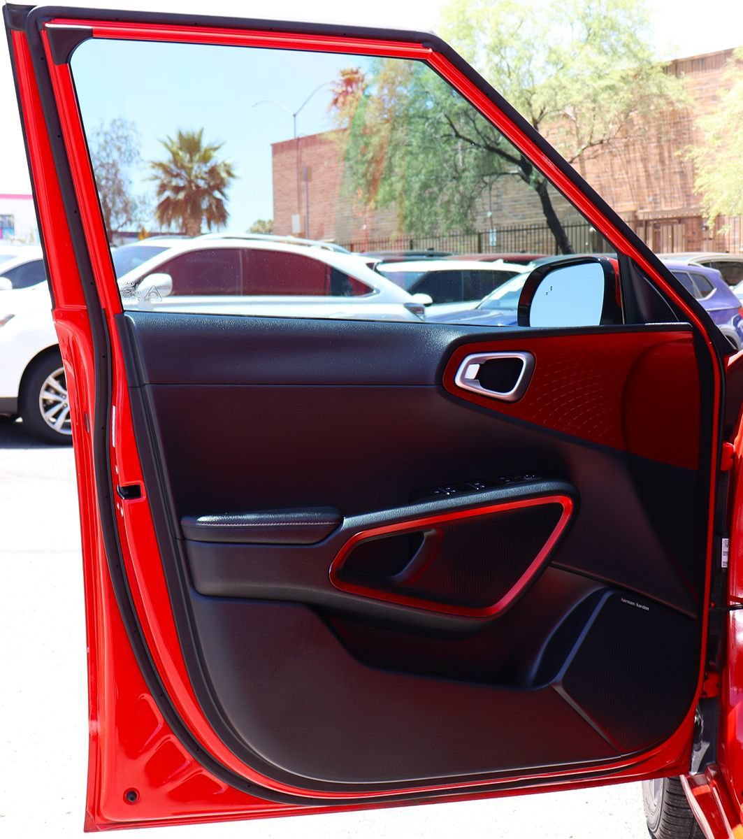 Used 2021 Kia Soul Turbo FWD image 36