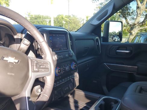 Certified 2022 Chevrolet Silverado 2500 LTZ w/ LTZ Plus Package image 22