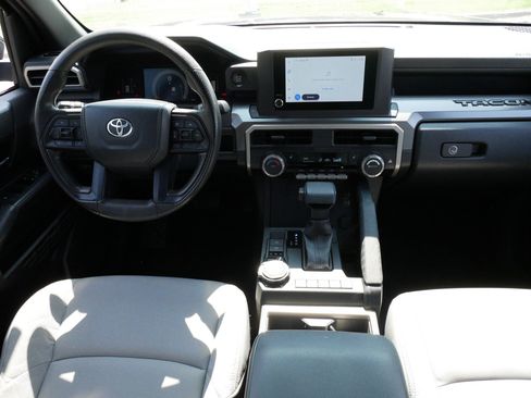 Certified 2024 Toyota Tacoma SR5 AWD/4WD image 22