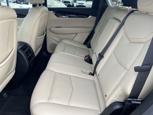 Used 2018 Cadillac XT5 FWD image 25