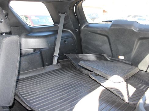 Used 2017 Ford Explorer XLT image 14