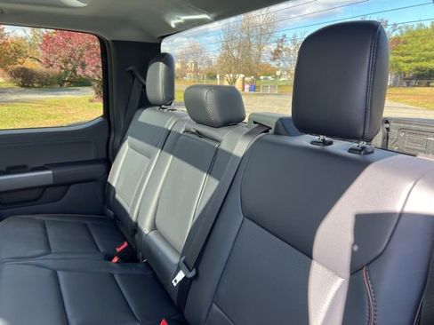 Used 2025 Ford F350 Lariat w/ Black Appearance Package image 24