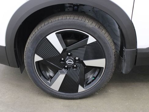 New 2026 Nissan Kicks SR image 25