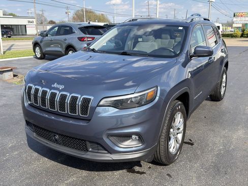 Used 2021 Jeep Cherokee Latitude Lux w/ Sun & Sound Group AWD/4WD image 8
