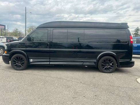 Used 2019 Chevrolet Express 2500 Extended w/ Enhanced Convenience Package RWD image 8
