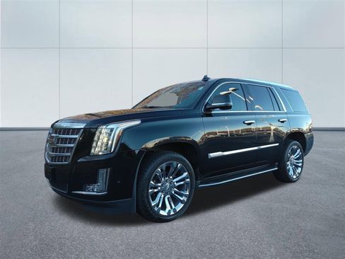 Used 2020 Cadillac Escalade Luxury w/ LPO, Radiant Package image 1
