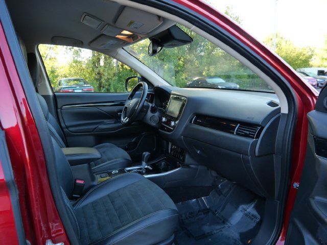 Used 2020 Mitsubishi Outlander SE AWD/4WD image 8