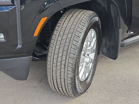 Used 2024 Nissan Frontier SV w/ SV Convenience Package image 31