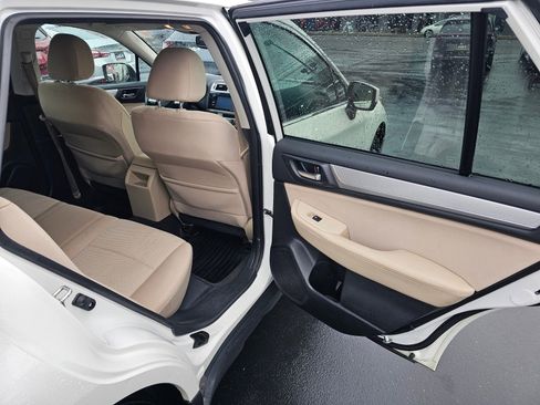 Used 2017 Subaru Outback 2.5i Premium image 15