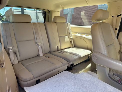 Used 2007 Cadillac Escalade ESV AWD image 13