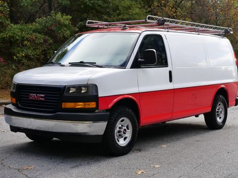 Used 2018 GMC Savana 3500 w/ Driver Convenience Package image 6