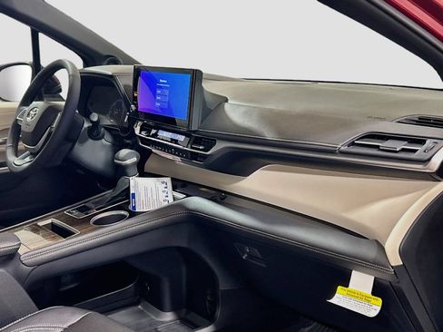 New 2026 Toyota Sienna Limited AWD/4WD image 30