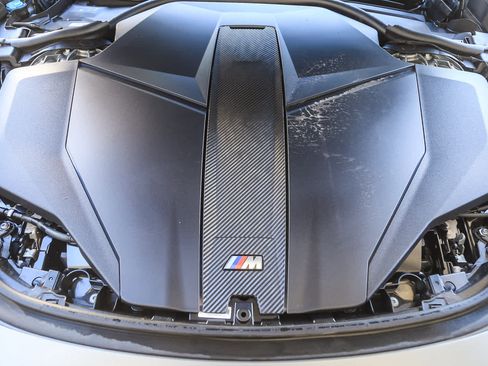 Used 2025 BMW i7 M70 w/ Executive Package image 23