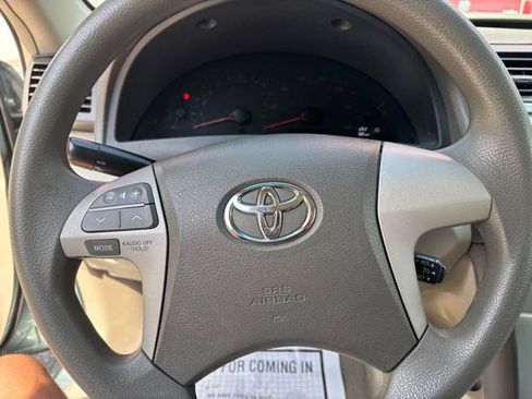 Used 2011 Toyota Camry LE FWD image 20
