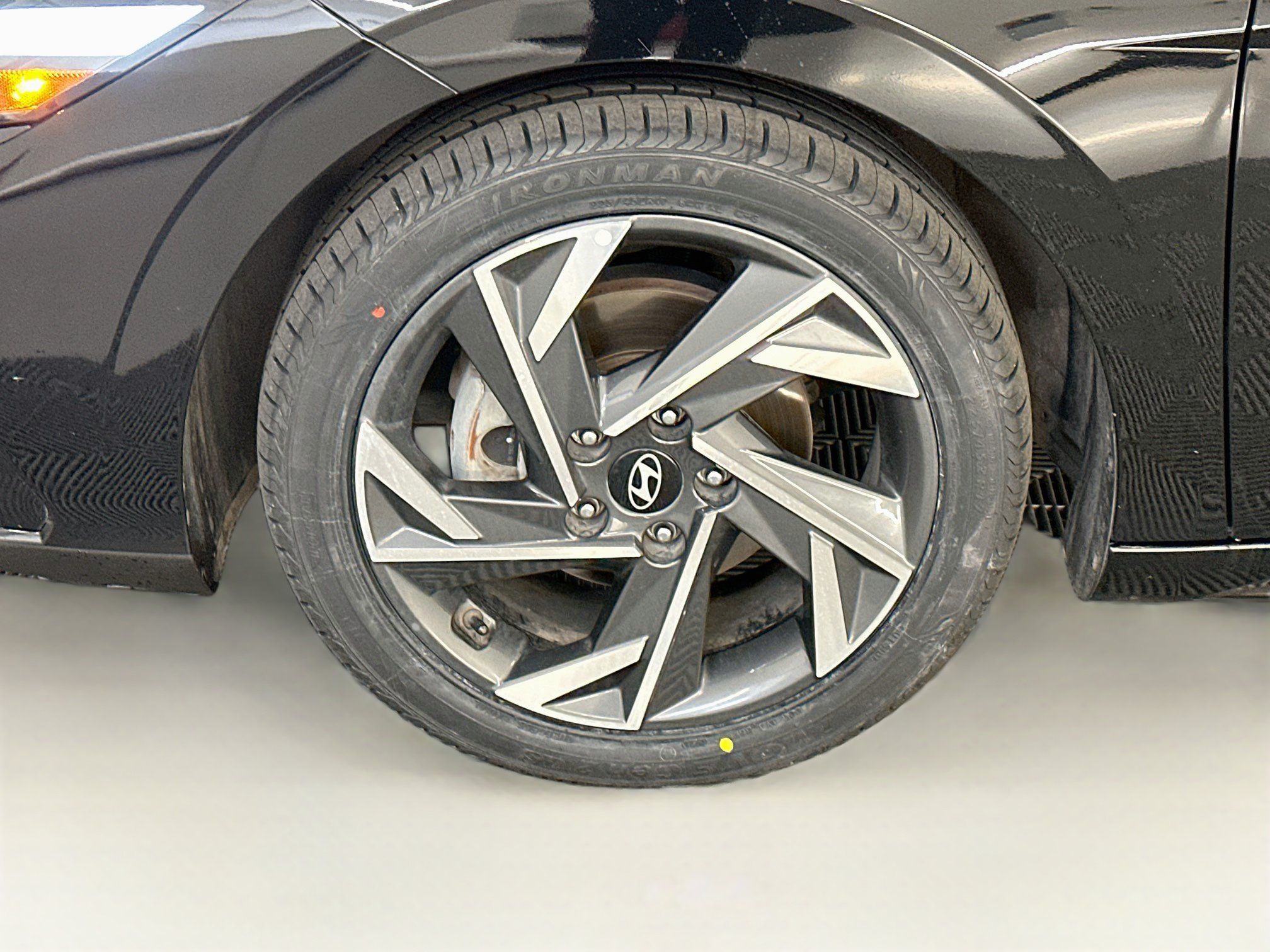 Used 2025 Hyundai Elantra Limited FWD image 34