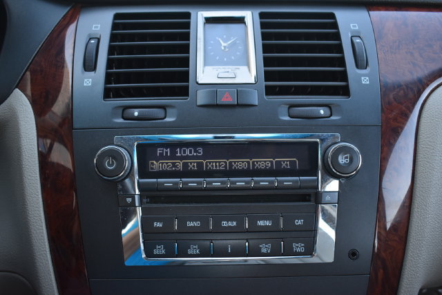 Used 2007 Cadillac DTS Luxury I w/ Sun And Sound Package FWD image 23