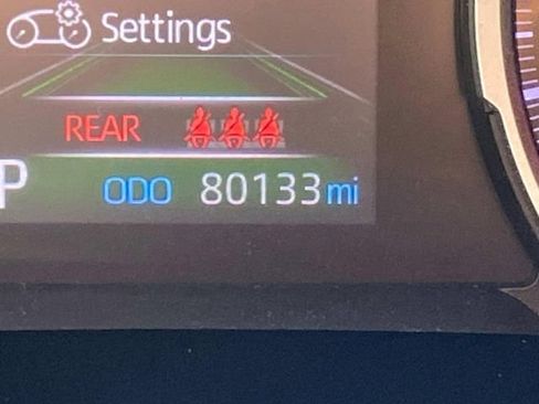 Used 2021 Toyota RAV4 LE FWD image 17