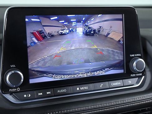 Certified 2025 Nissan Rogue S image 16