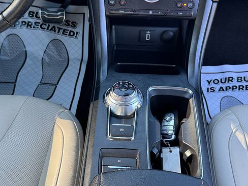 Used 2017 Ford Fusion Energi Titanium FWD image 20