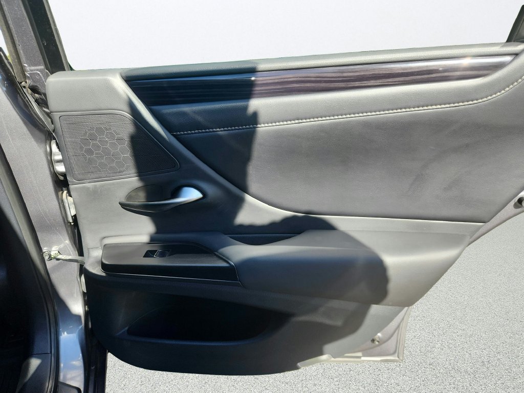 Used 2021 Lexus ES 300h w/ Premium Package FWD image 29