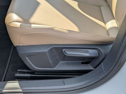 Used 2019 Volkswagen Jetta SE FWD image 16