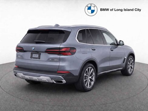 New 2026 BMW X5 xDrive50e w/ Premium Package AWD/4WD image 7