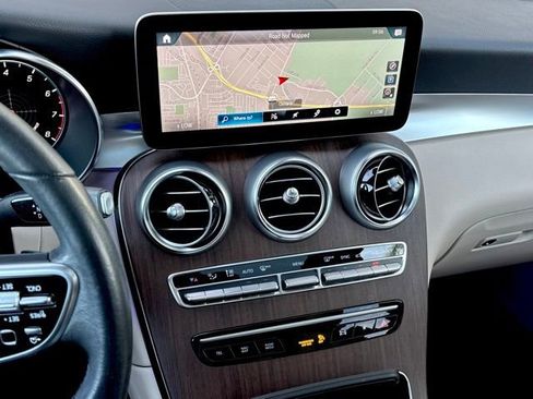 Used 2022 Mercedes-Benz GLC 300 image 28