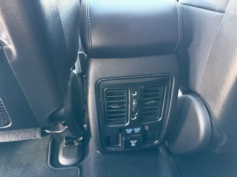 Used 2021 Jeep Grand Cherokee Limited image 20