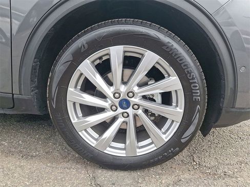 Certified 2022 Ford Escape Titanium w/ Titanium Elite Package image 27