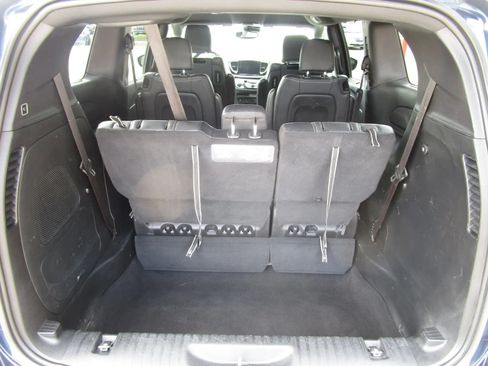 Used 2021 Chrysler Pacifica Touring-L w/ Uconnect Theater Family Group AWD/4WD image 23