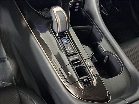 Used 2024 Toyota Crown Limited image 31