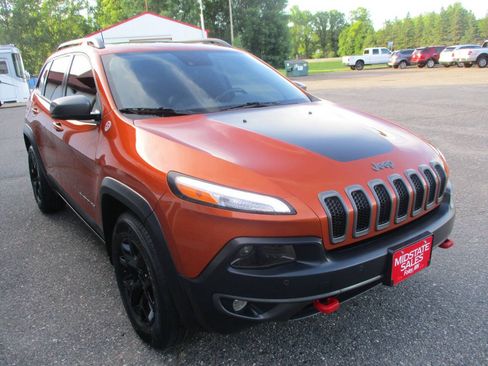 Used 2014 Jeep Cherokee Trailhawk w/ Technology Group AWD/4WD image 12