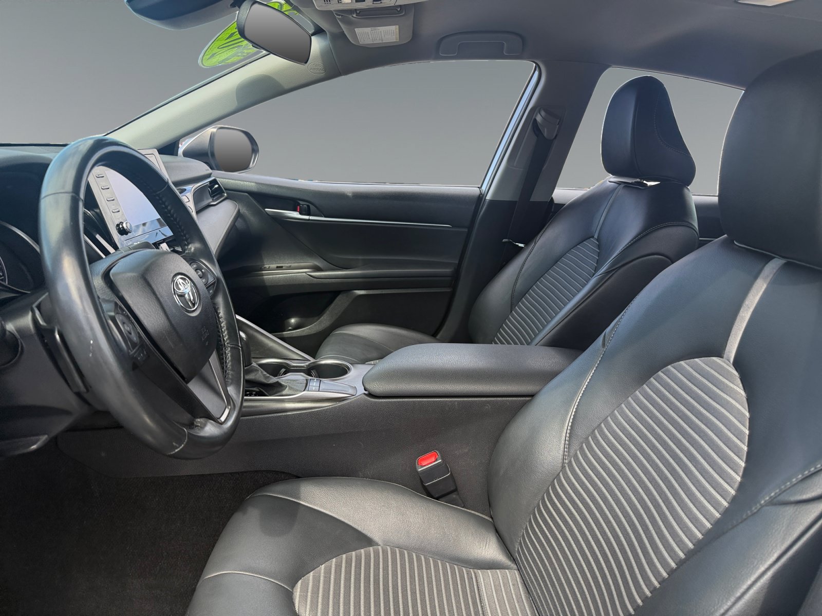 Used 2024 Toyota Camry SE FWD image 9