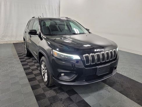 Used 2019 Jeep Cherokee Latitude Plus AWD/4WD image 13
