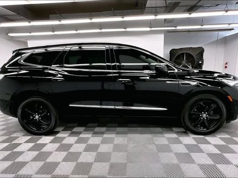 Used 2023 Buick Enclave Essence w/ Sport Touring Edition FWD image 15