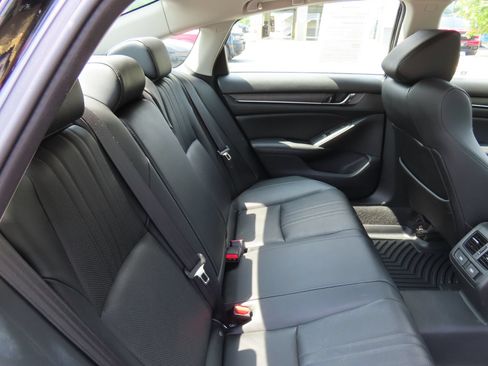 Used 2022 Honda Accord Touring image 38