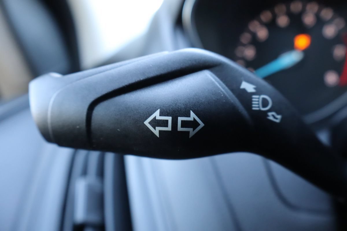 Used 2018 Ford Focus SE w/ Cold Weather Package FWD image 29