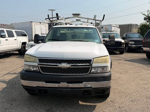 Used 2005 Chevrolet Silverado 2500 W/T RWD image 8